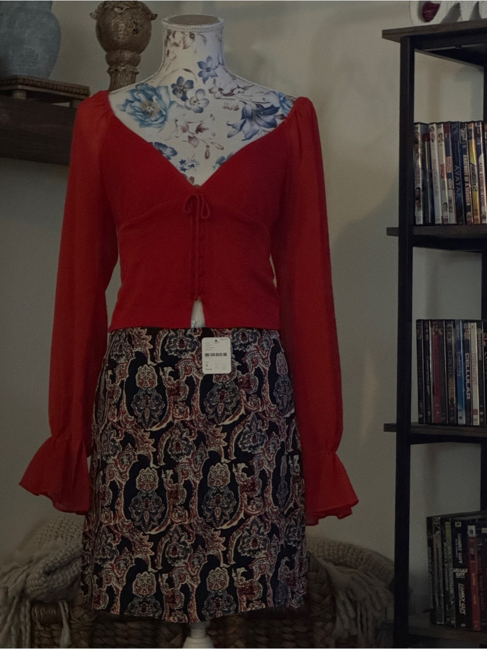 Urban outfitters Long-Sleeve V-Neck - Picture 2 of 2